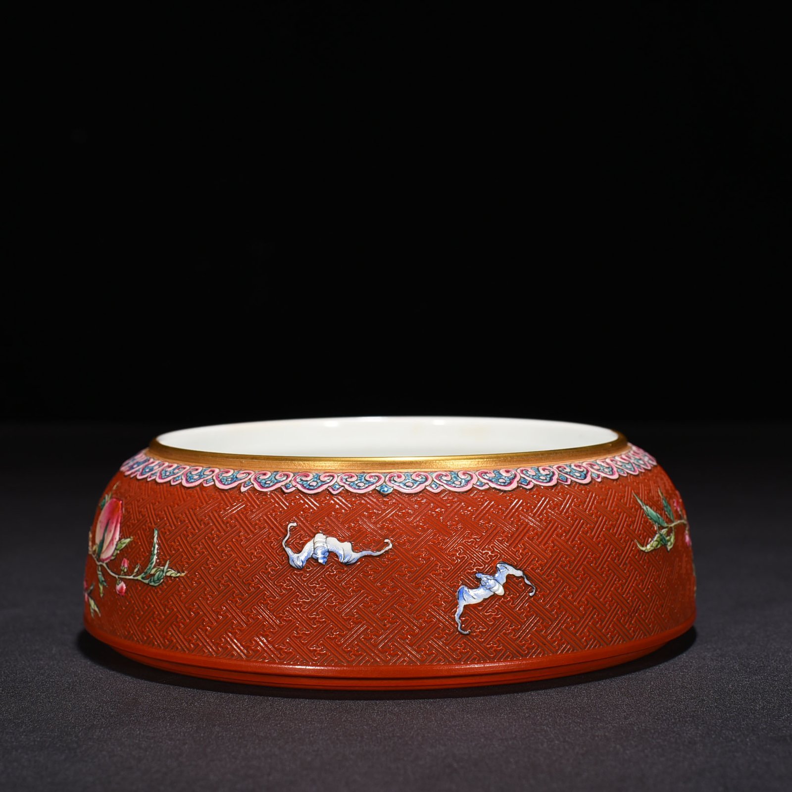 Qing Dynasty Qianlong carved pastel nine peach blessing and longevity pattern brush wash