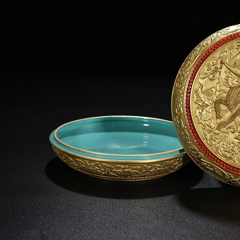 Qing Dynasty Qianlong engraved gilt unicorn and eight treasures seal powder box