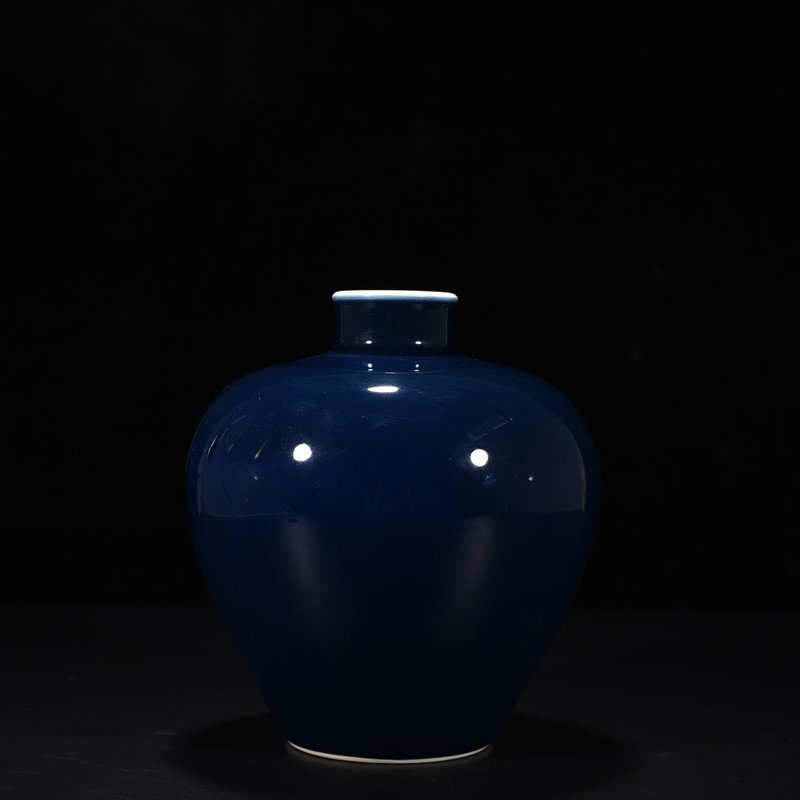 Qing Dynasty Qianlong Ji Blue Glaze Apple Zun