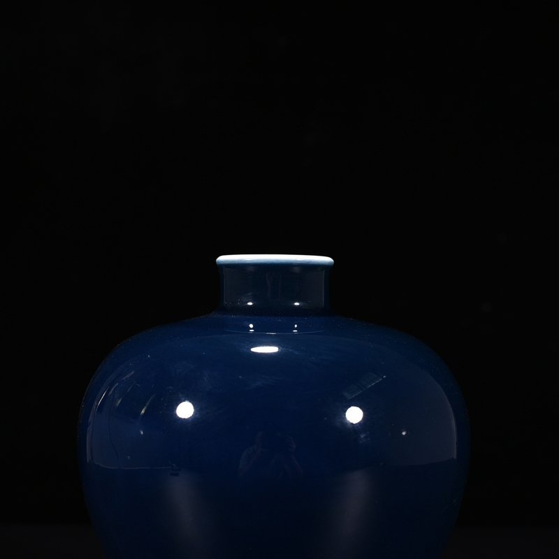 Qing Dynasty Qianlong Ji Blue Glaze Apple Zun
