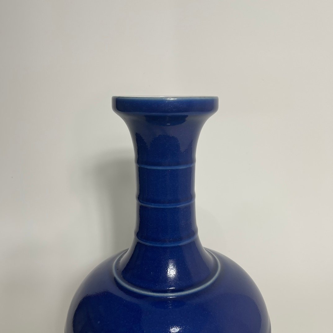 Qing Dynasty Qianlong Ji blue glaze vase