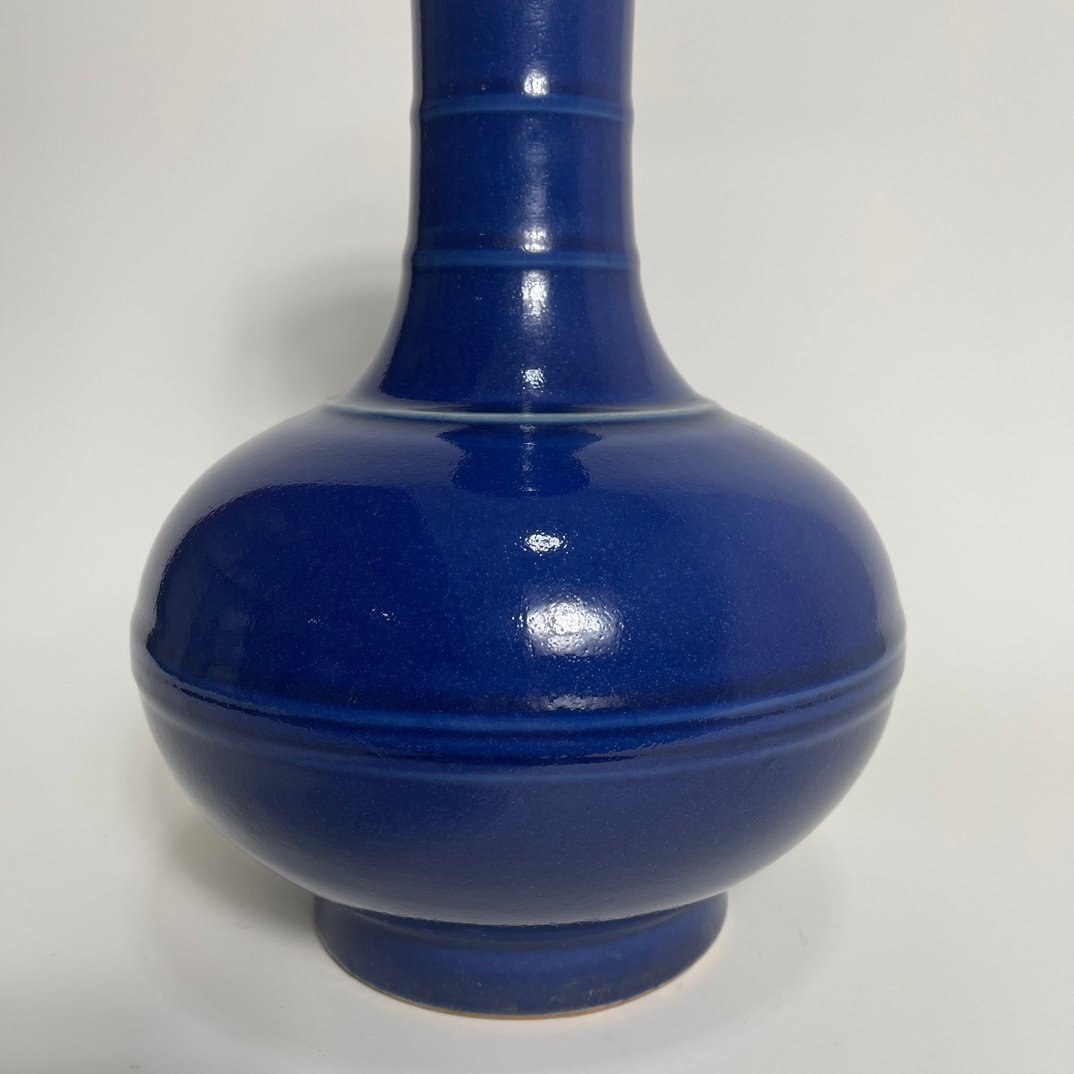 Qing Dynasty Qianlong Ji blue glaze vase