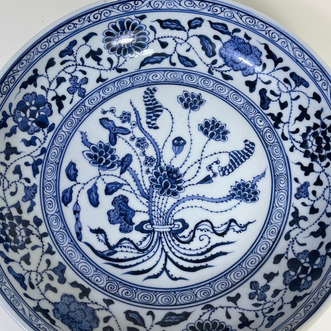 Qing Dynasty Qianlong blue and white lotus pattern plate