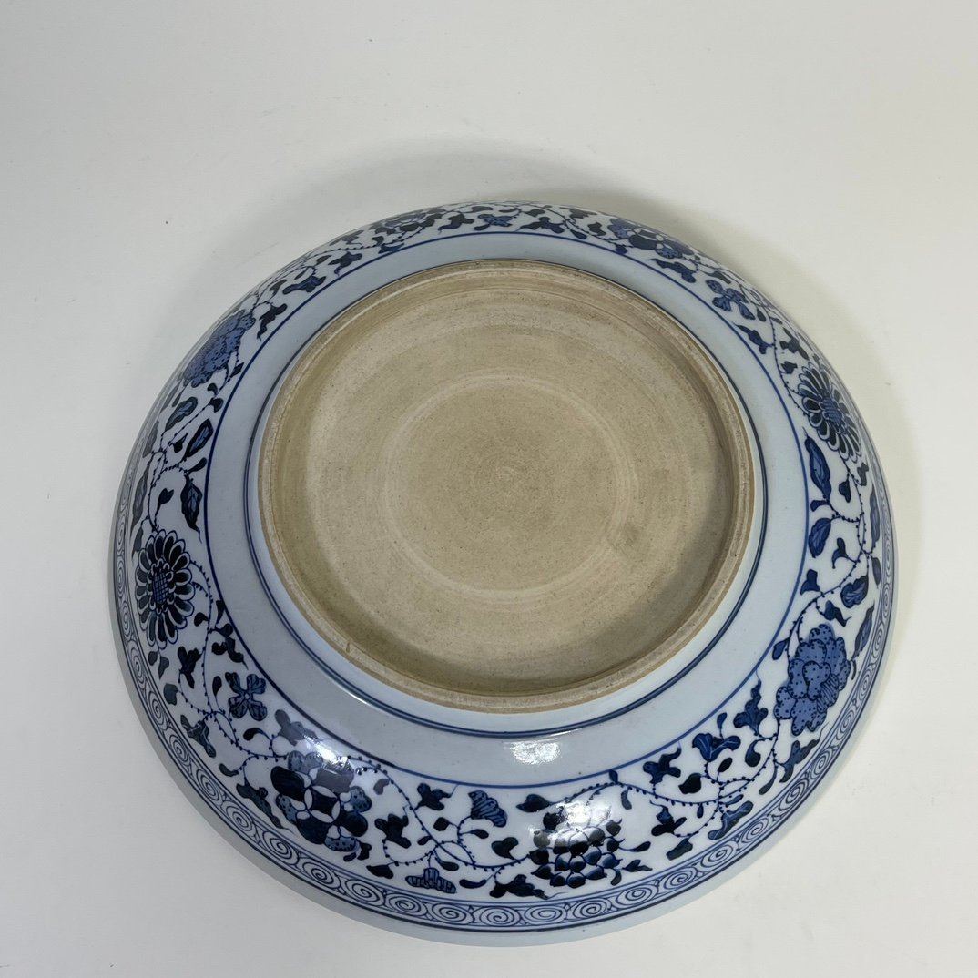 Qing Dynasty Qianlong blue and white lotus pattern plate