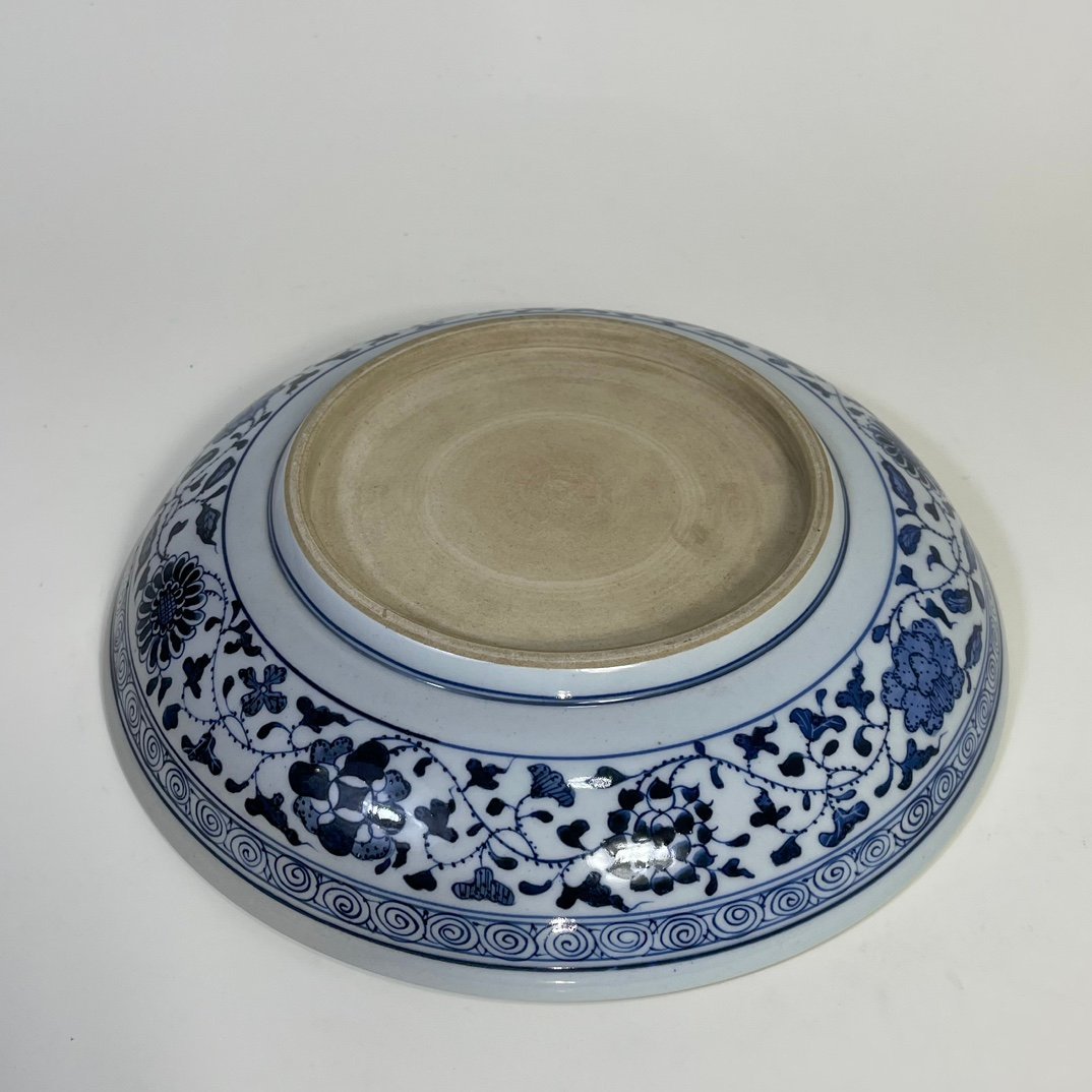 Qing Dynasty Qianlong blue and white lotus pattern plate