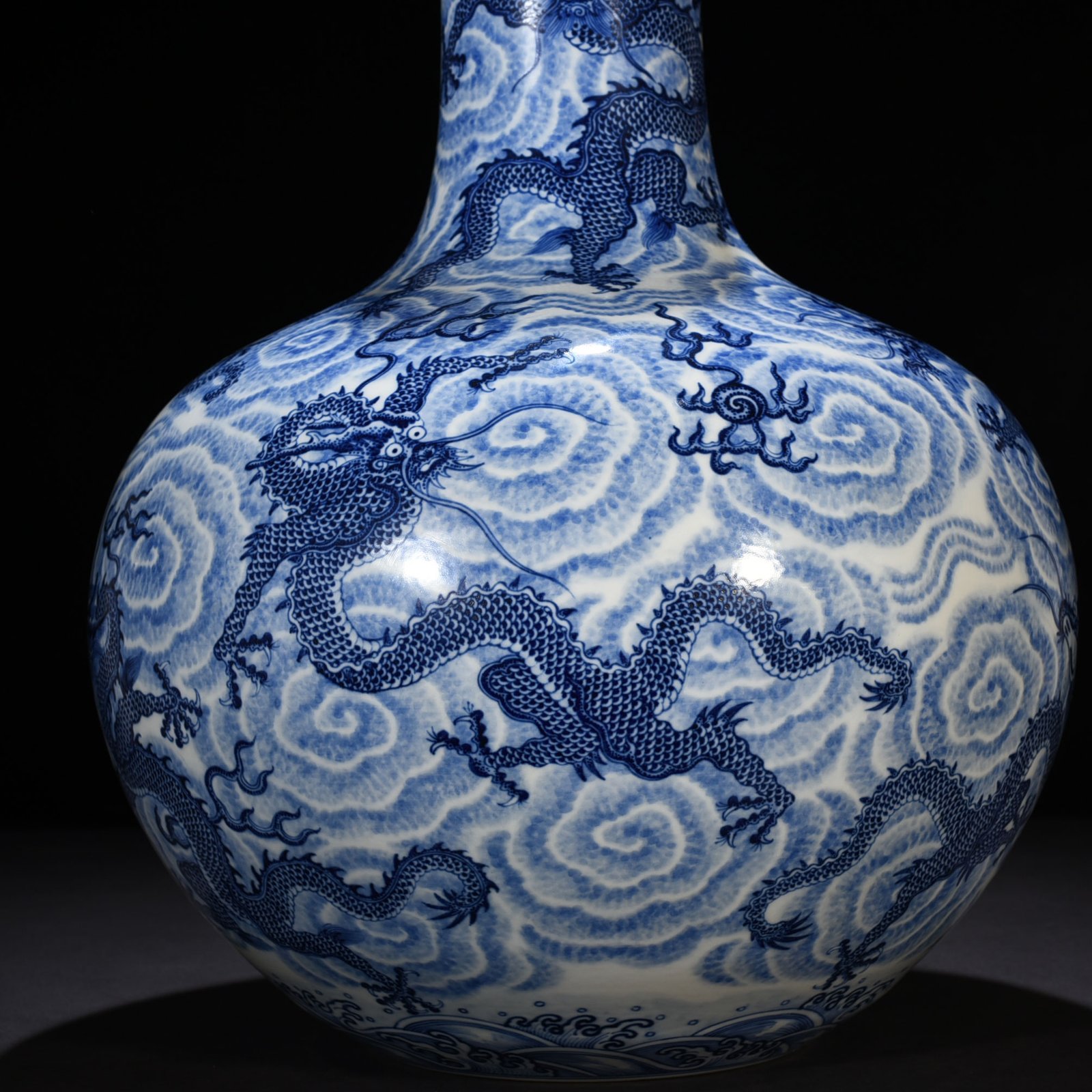 Qing Dynasty Qianlong blue and white nine-dragon pattern celestial vase