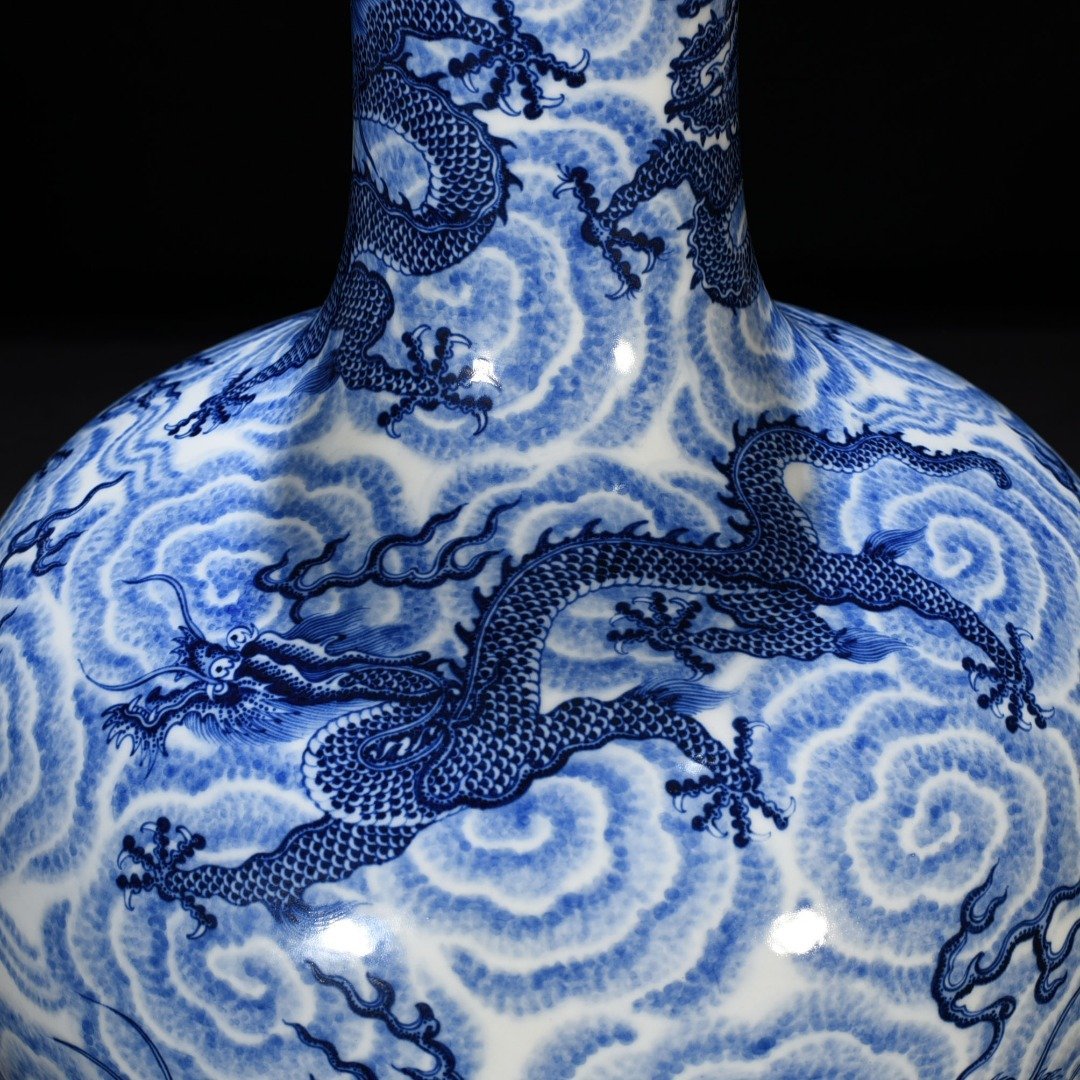 Qing Dynasty Qianlong blue and white nine-dragon pattern celestial vase