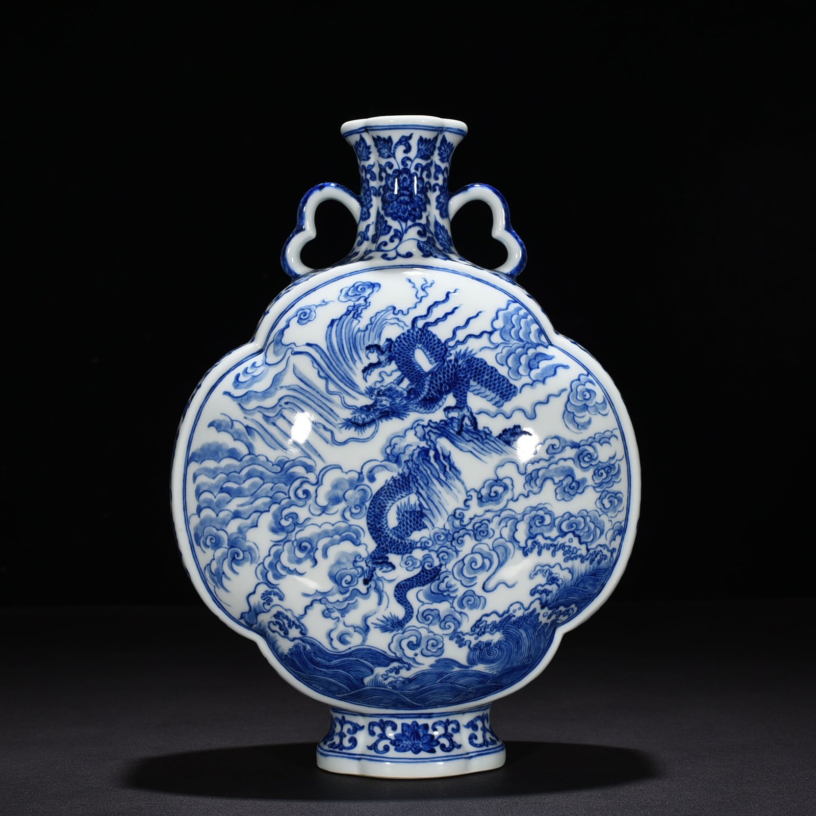 Qing Dynasty Qianlong blue and white cloud and dragon pattern flat vase