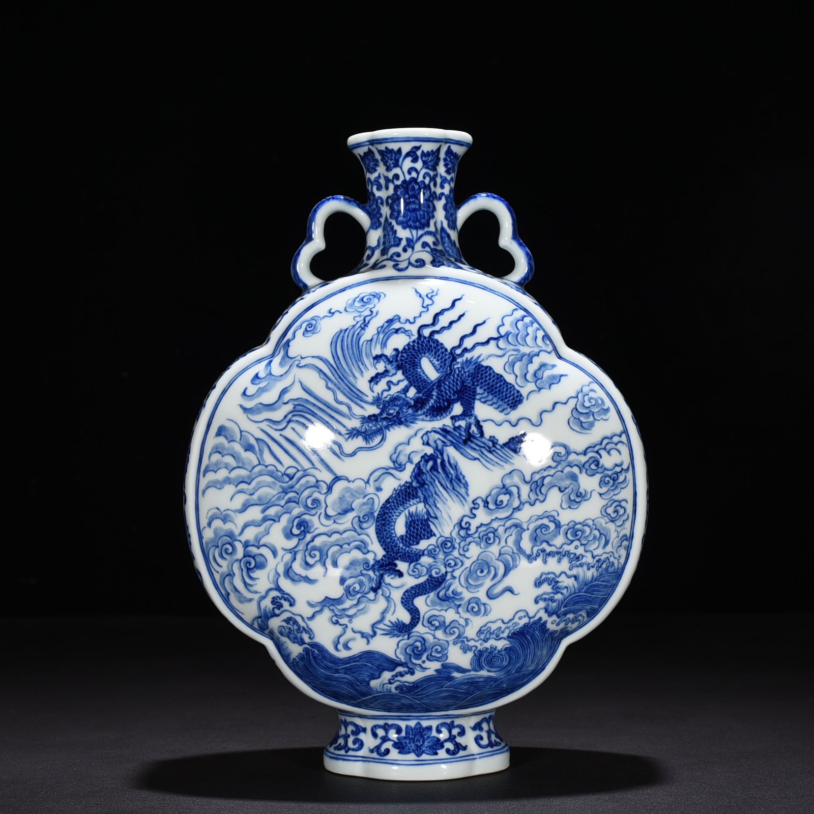 Qing Dynasty Qianlong blue and white cloud and dragon pattern flat vase