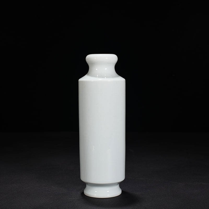 Qing Dynasty Qianlong blue and white lady vase