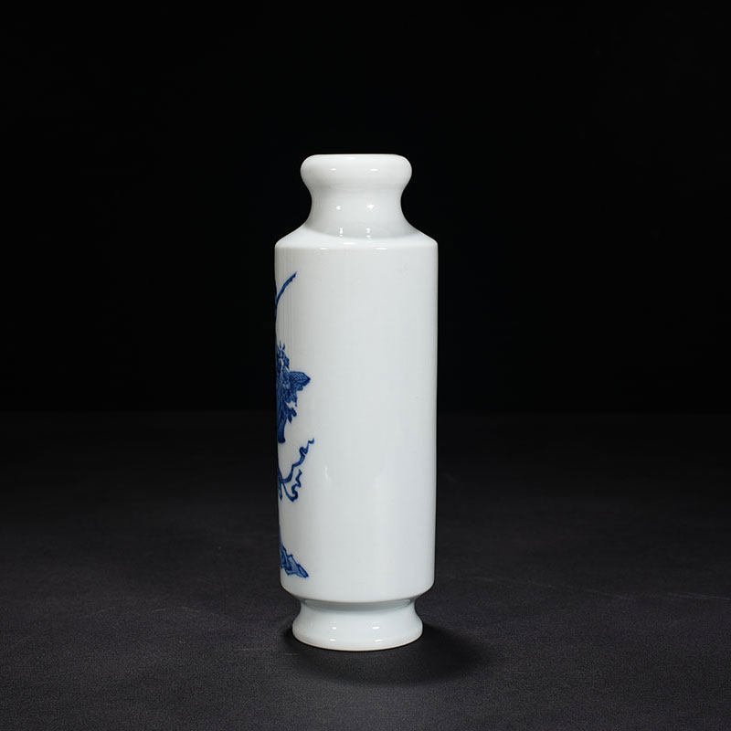 Qing Dynasty Qianlong blue and white lady vase