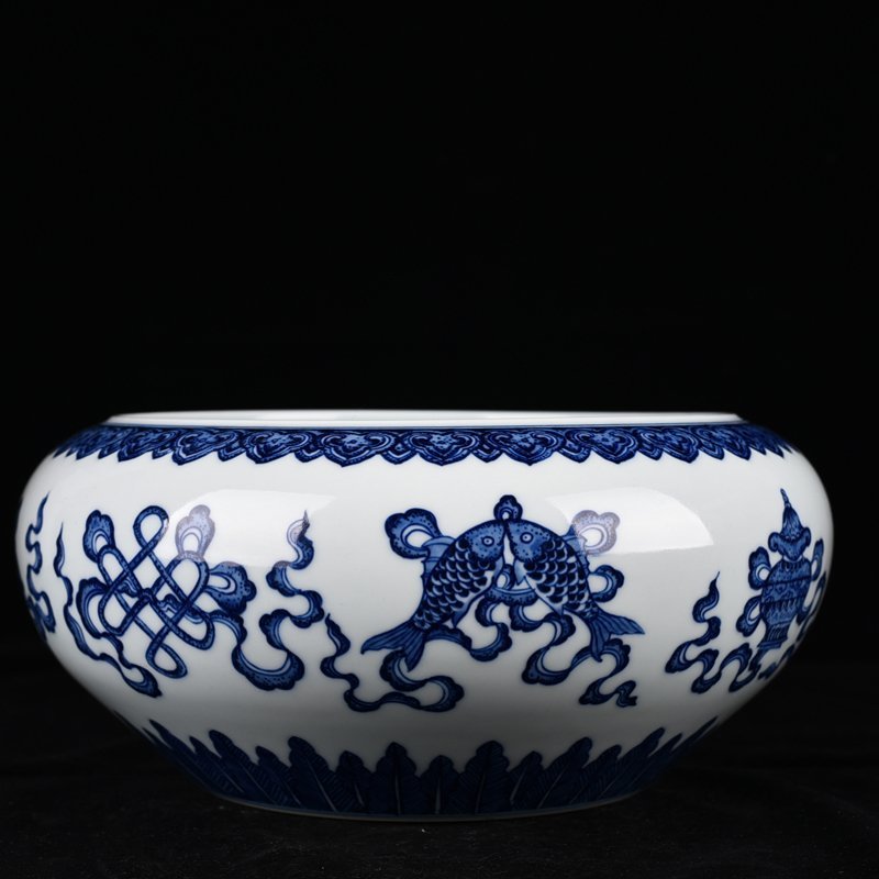 Qing Dynasty Qianlong Blue and White Buddhist Eight Treasures Pattern Brush Wash