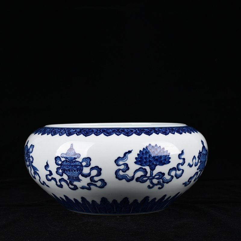 Qing Dynasty Qianlong Blue and White Buddhist Eight Treasures Pattern Brush Wash