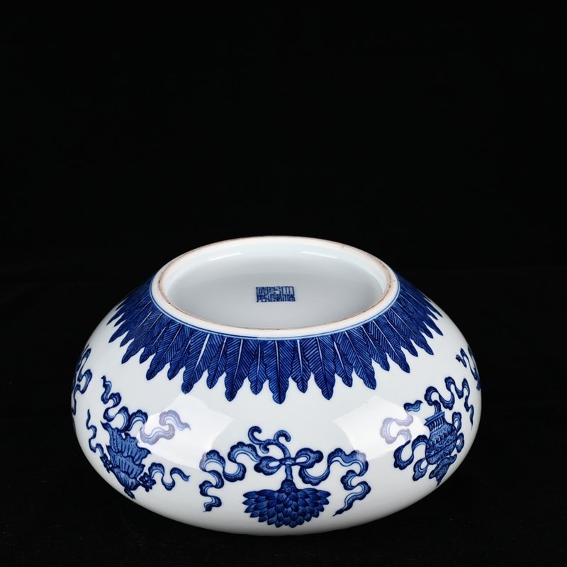 Qing Dynasty Qianlong Blue and White Buddhist Eight Treasures Pattern Brush Wash