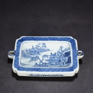 Qing Dynasty Qianlong blue and white landscape pavilion warm plate
