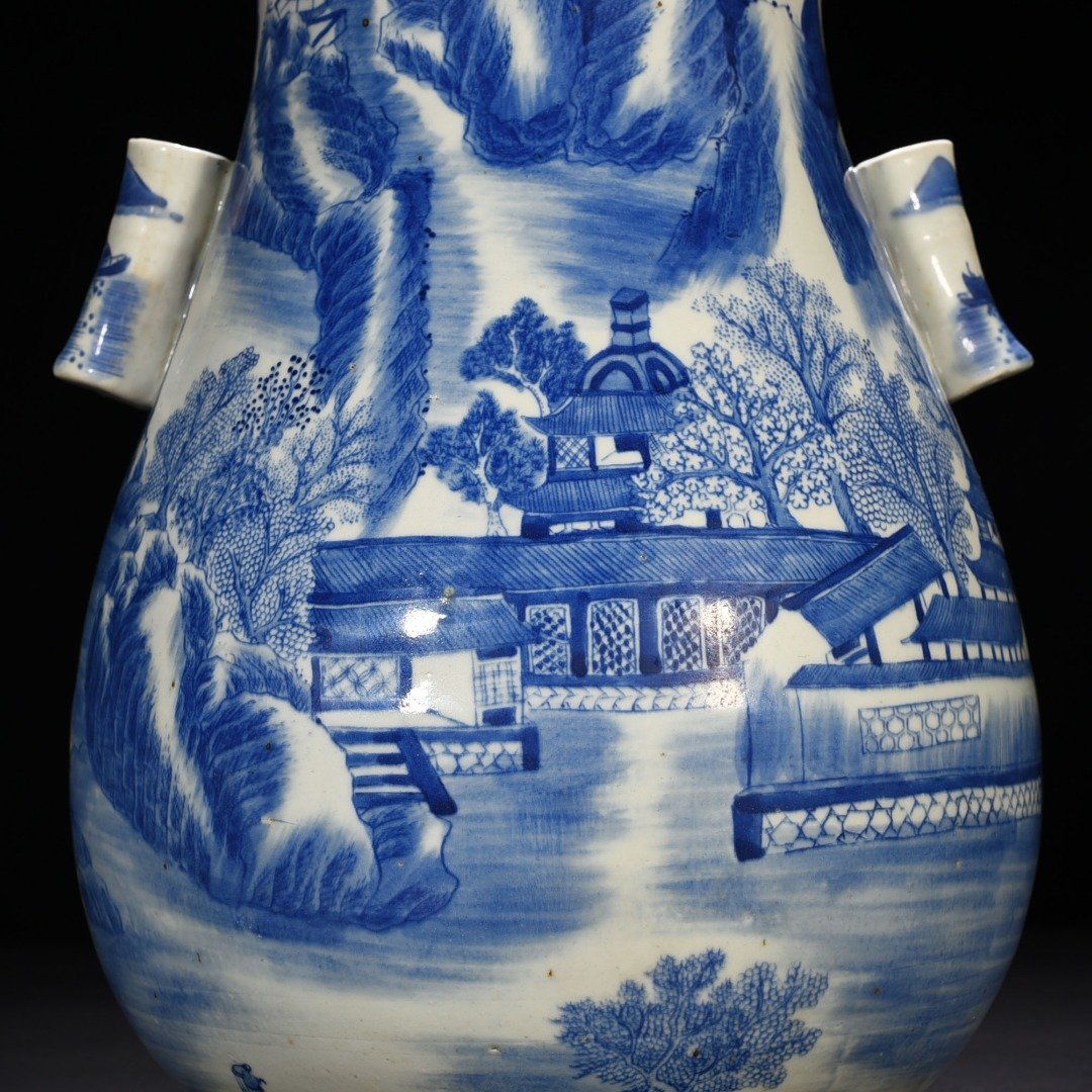 Qing Dynasty Qianlong blue and white landscape ear-shaped statue