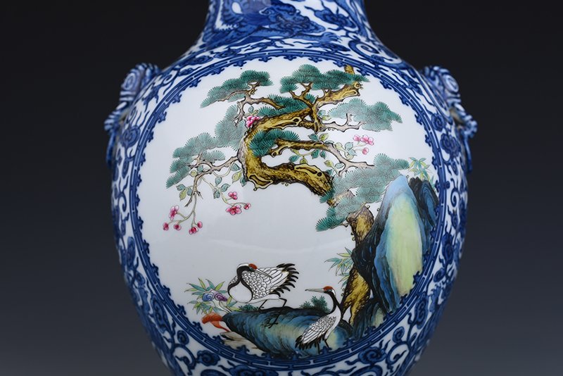 Qing Dynasty Qianlong blue and white blooming pastel pine and crane longevity pattern ear-shaped vase
