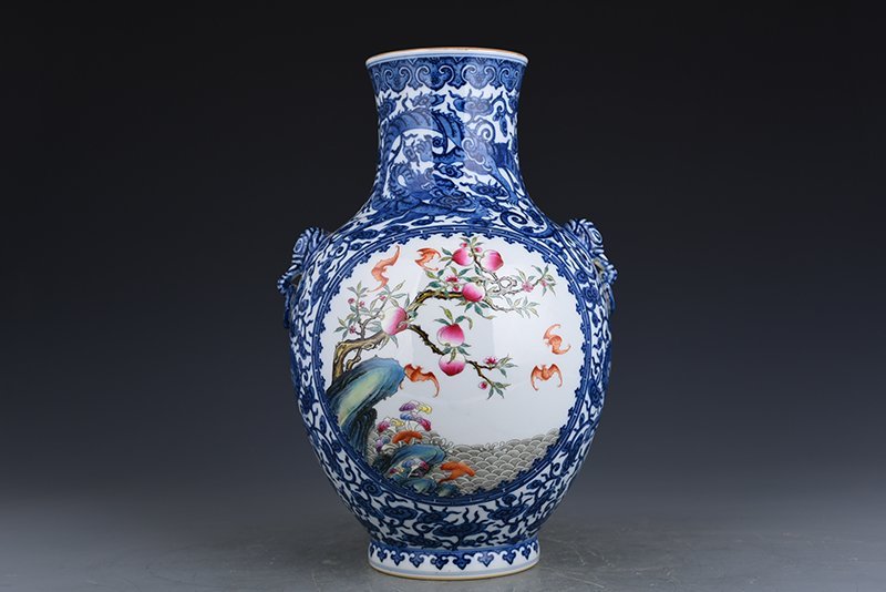 Qing Dynasty Qianlong blue and white blooming pastel pine and crane longevity pattern ear-shaped vase