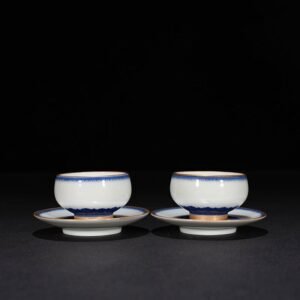 Qing Dynasty Qianlong blue and white marigold holder