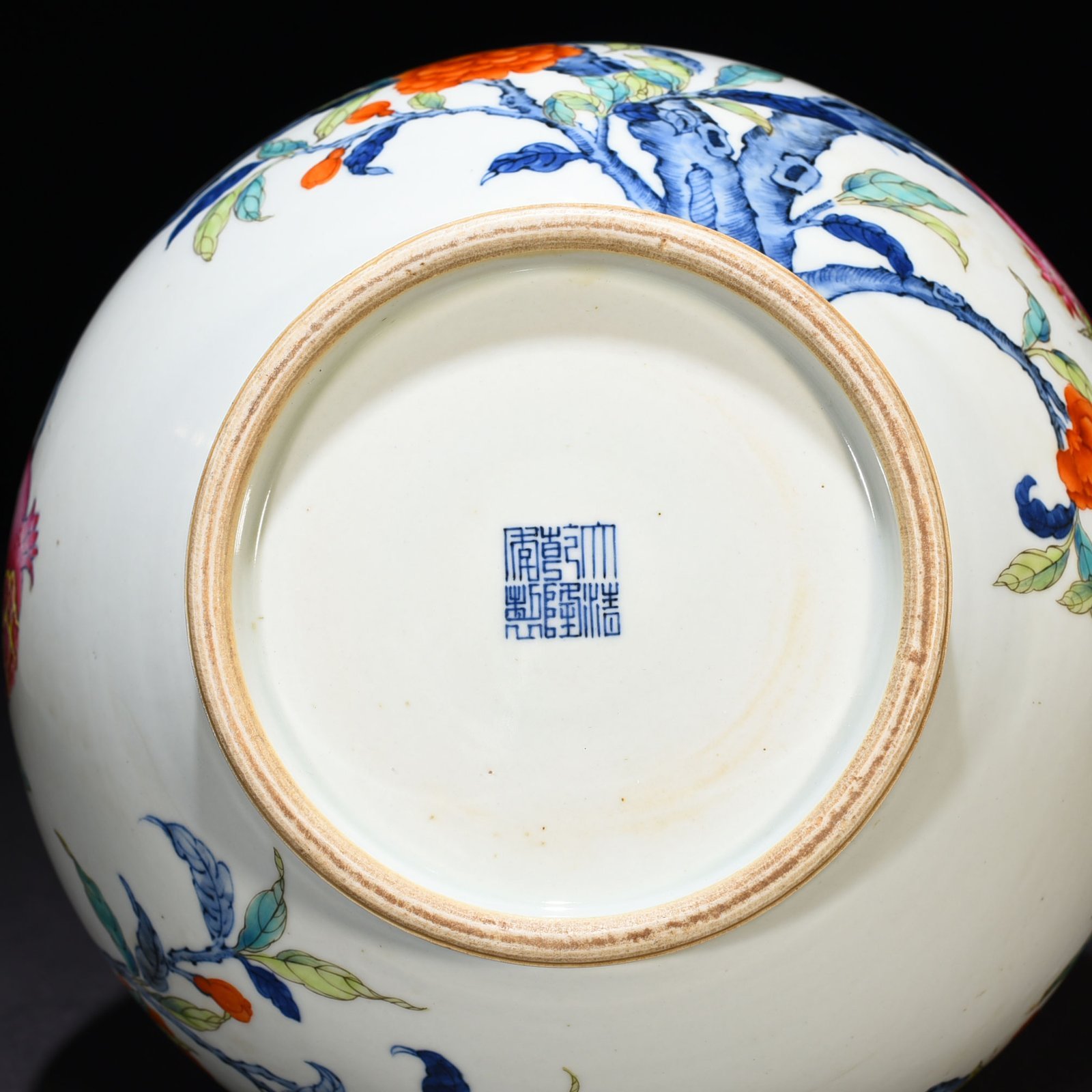 Qing Dynasty Qianlong blue and white doucai multi-pomegranate pattern pomegranate statue