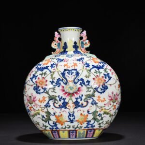 Qing Dynasty Qianlong blue and white doucai flat vase