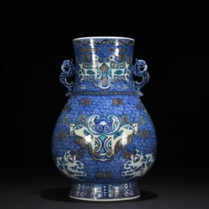 Qing Dynasty Qianlong blue and white Dou Cai Taotie pattern double-eared statue