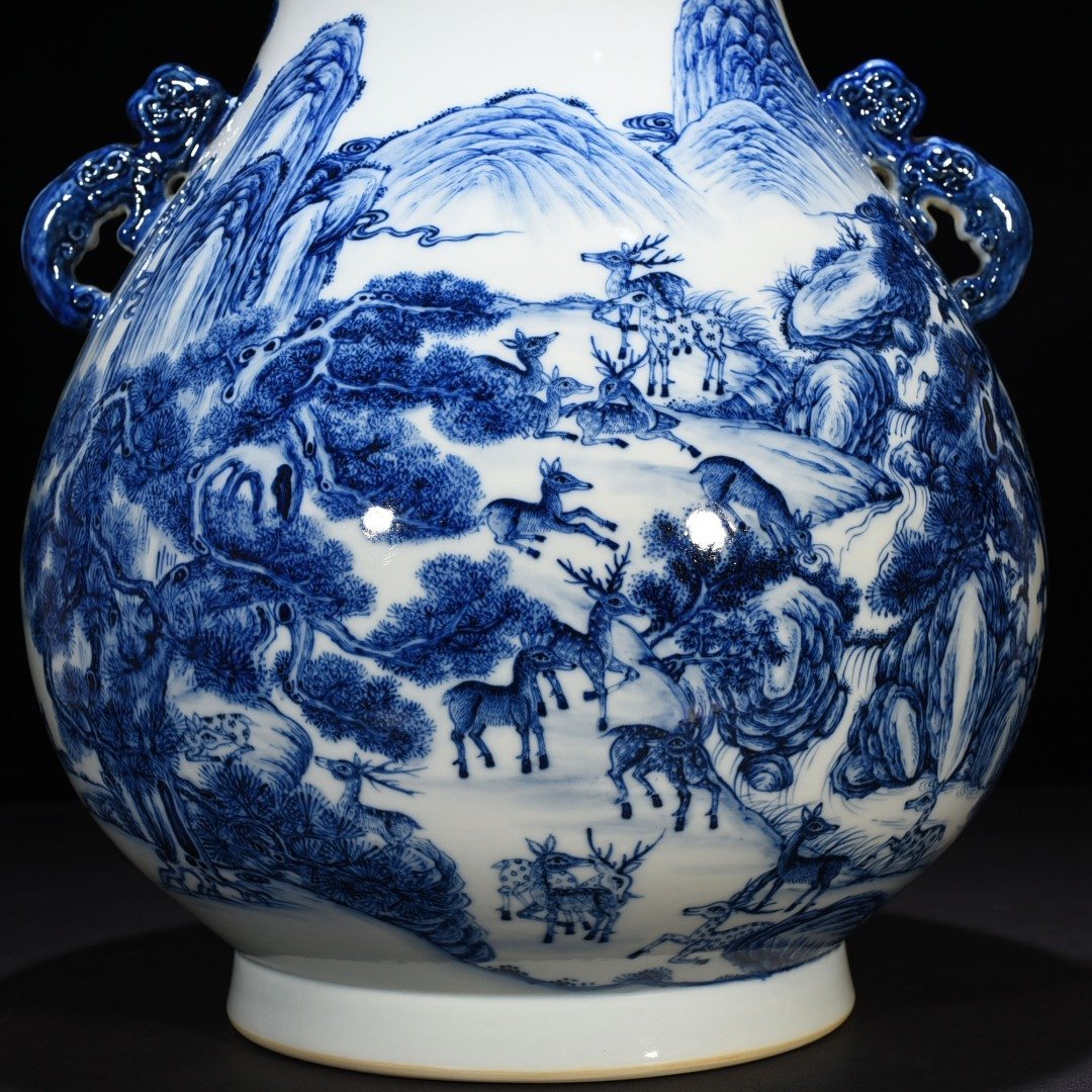 Qing Dynasty Qianlong blue and white hundred deer statue