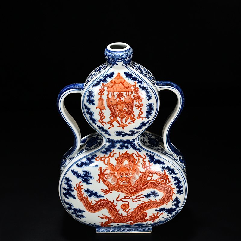 Qing Dynasty Qianlong blue and white alum red eight-treasure dragon pattern gourd flat vase