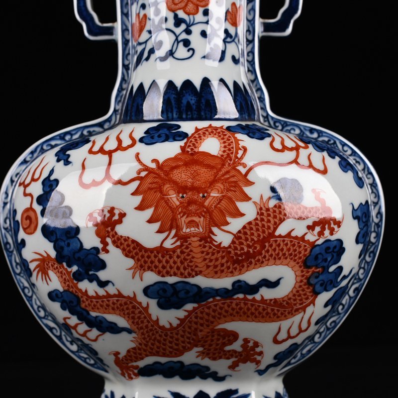 Qing Dynasty Qianlong blue and white alum red dragon pattern amphorae flat vase