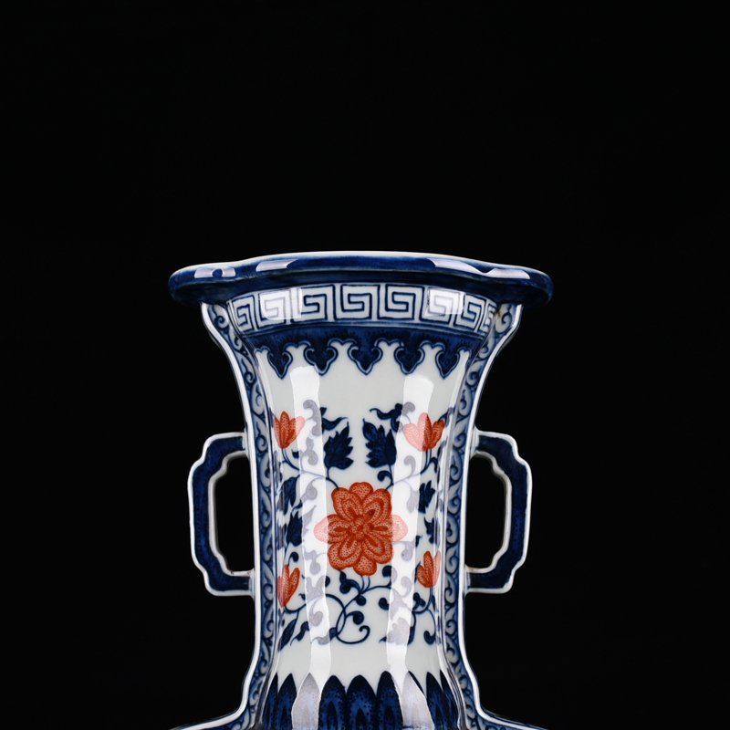 Qing Dynasty Qianlong blue and white alum red dragon pattern amphorae flat vase