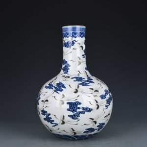 Qing Dynasty Qianlong blue and white pastel cloud and crane pattern celestial sphere vase
