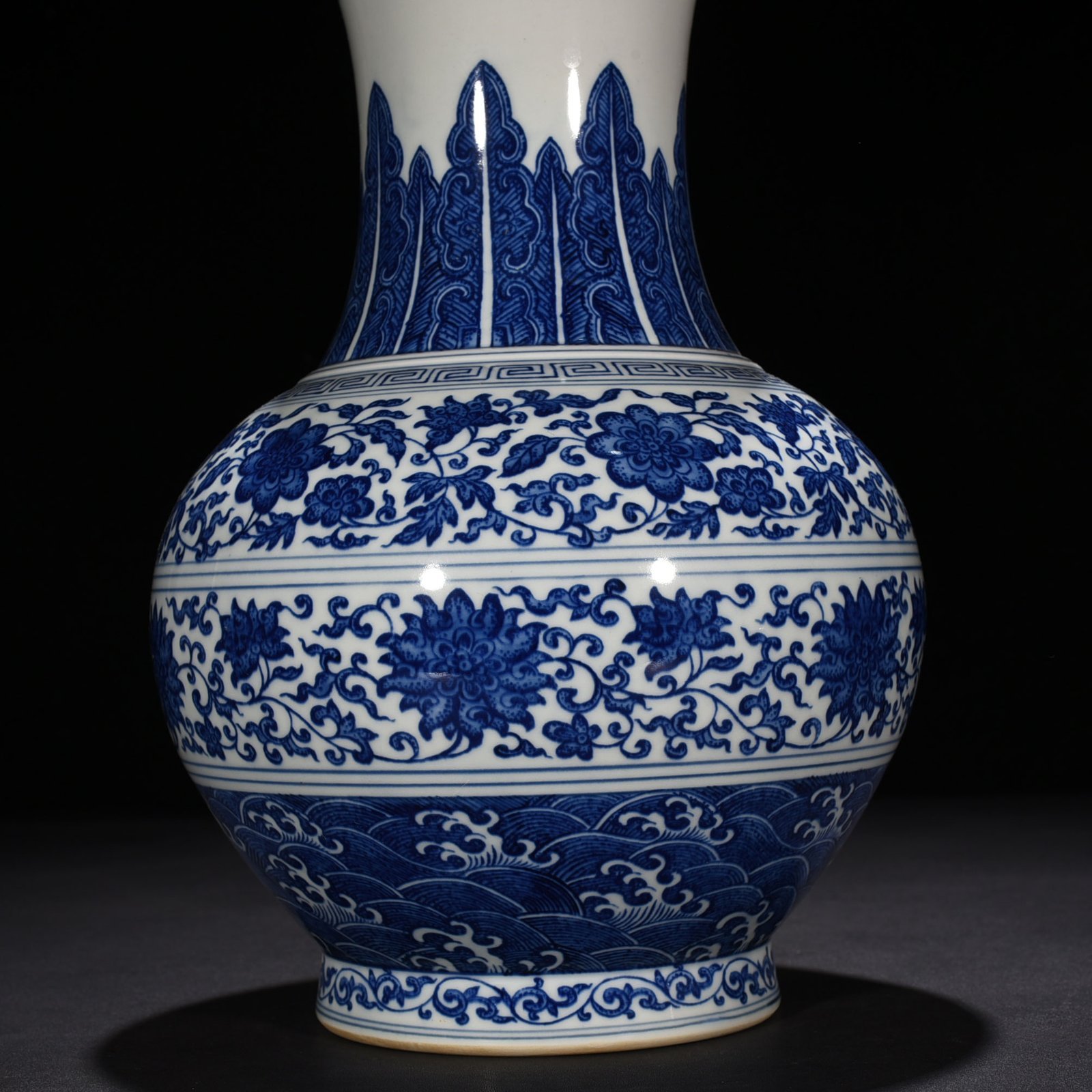 Qing Dynasty Qianlong blue and white vase with intertwining branches