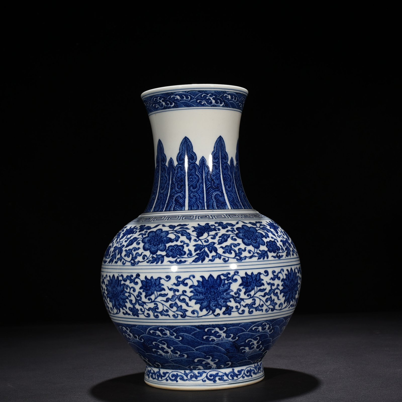 Qing Dynasty Qianlong blue and white vase with intertwining branches