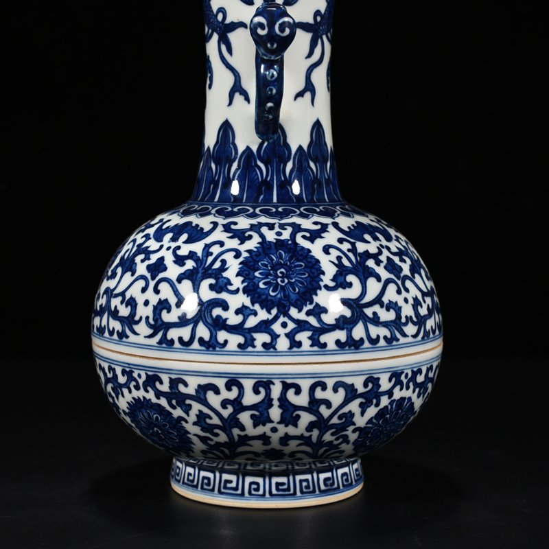 Qing Dynasty Qianlong blue and white vase-shaped fruit box with entwining lotus pattern