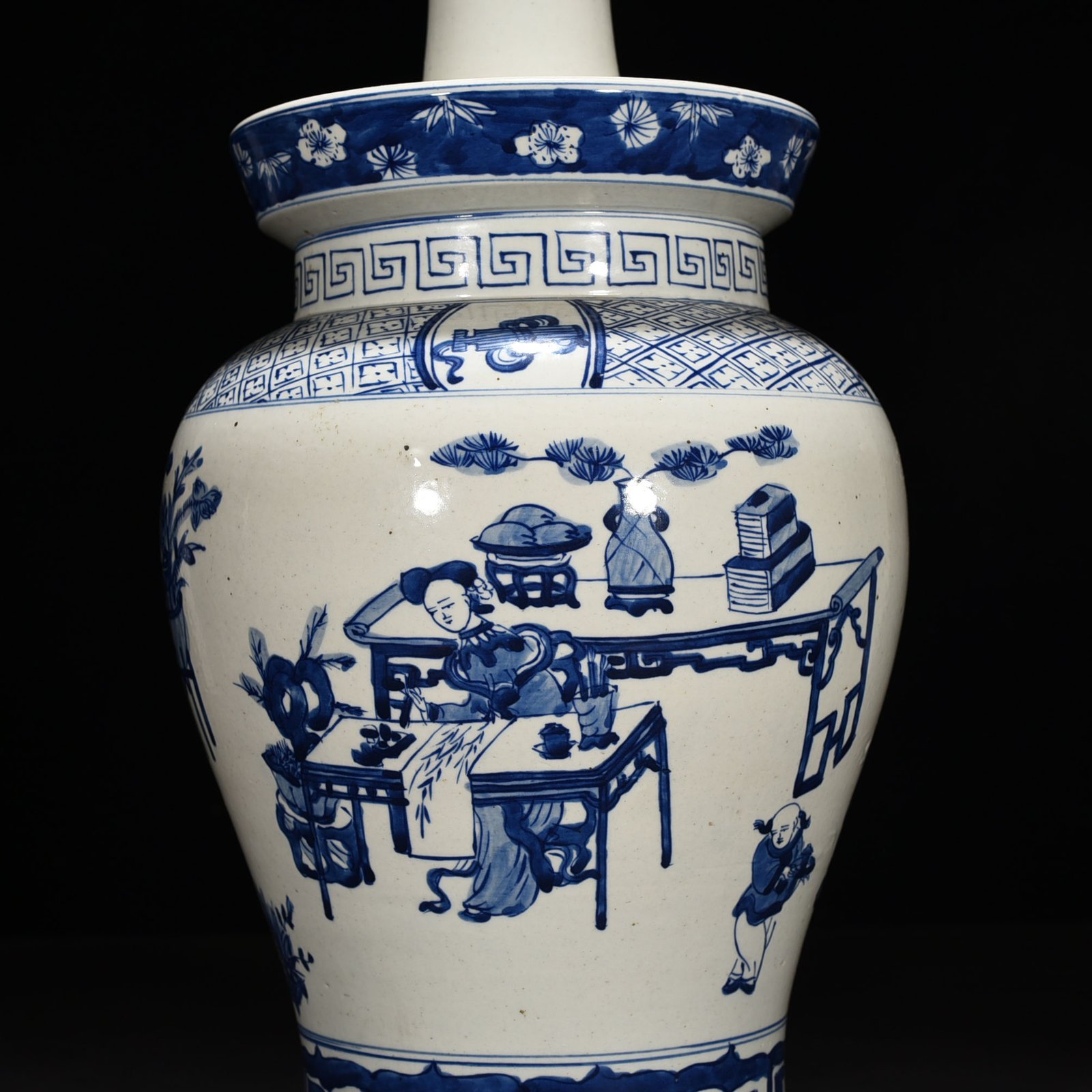 Qing Dynasty Qianlong blue and white beauty candlestick with figure pattern