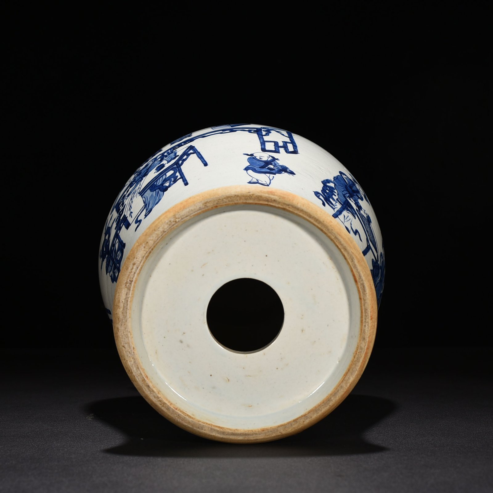 Qing Dynasty Qianlong blue and white beauty candlestick with figure pattern