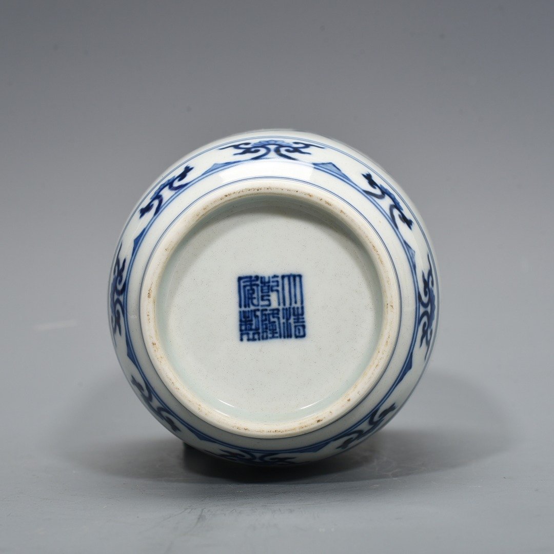 Qing Dynasty Qianlong blue and white plum vase