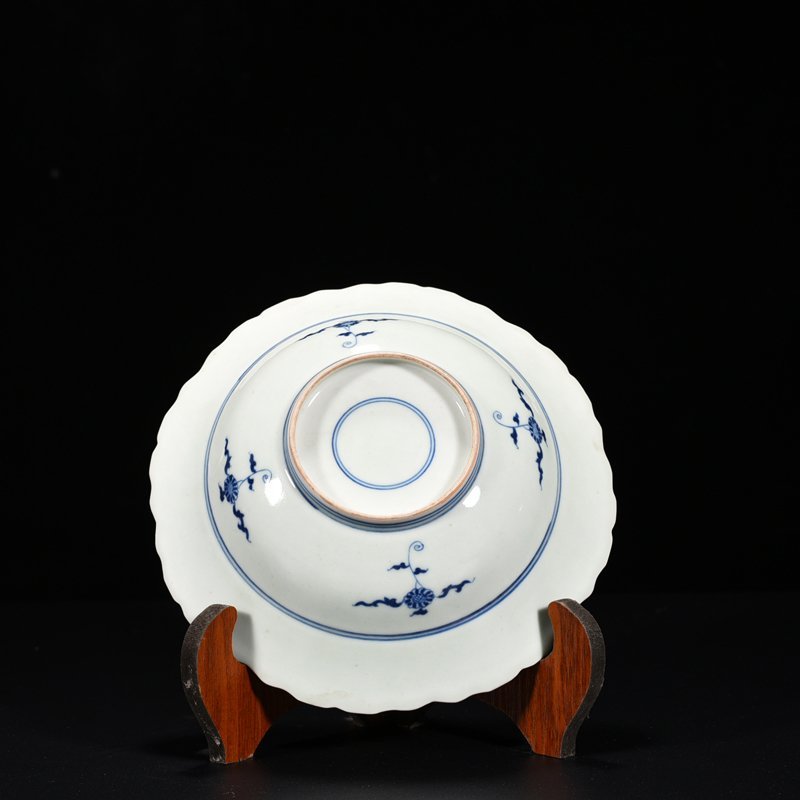Qing Dynasty Qianlong blue and white golden pheasant flower