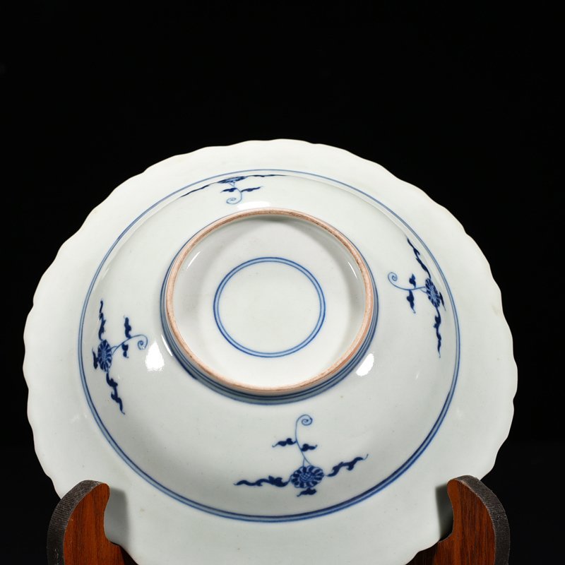 Qing Dynasty Qianlong blue and white golden pheasant flower