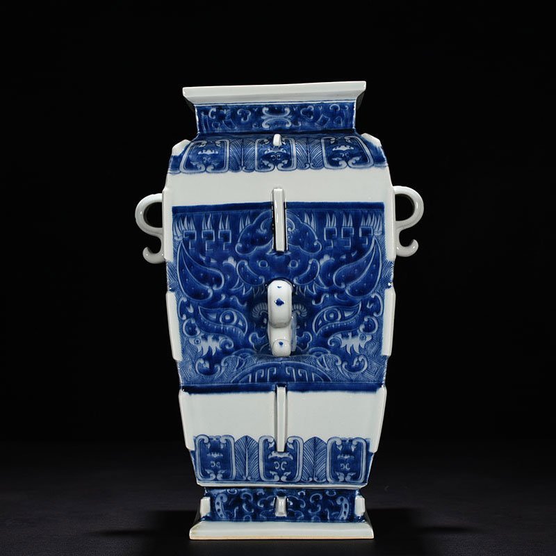 Qing Dynasty Qianlong blue and white Taotie pattern square vase