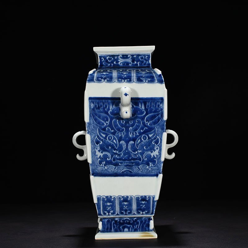 Qing Dynasty Qianlong blue and white Taotie pattern square vase