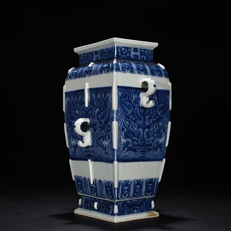 Qing Dynasty Qianlong blue and white Taotie pattern square vase