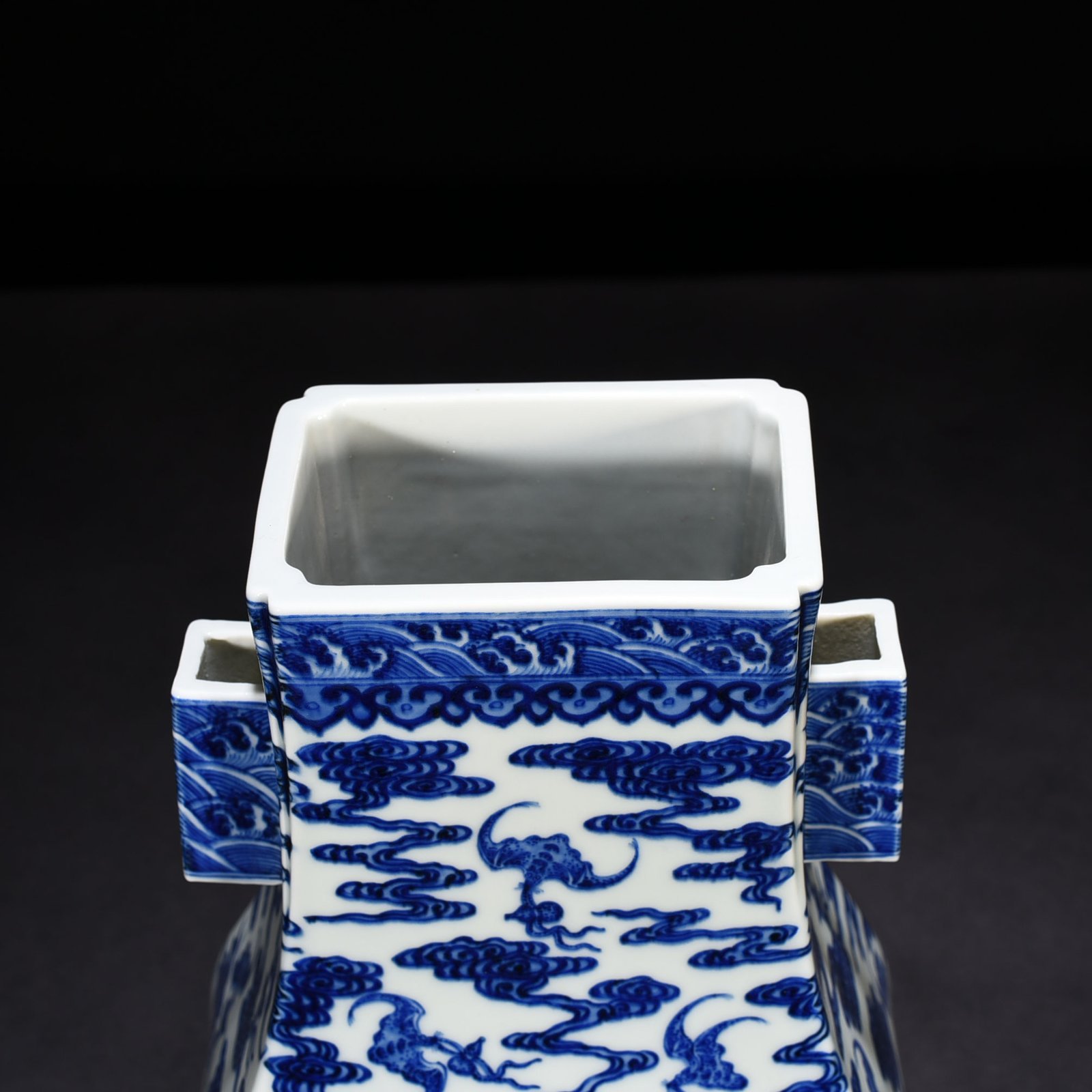 Qing Dynasty Qianlong blue and white dragon pattern square vase