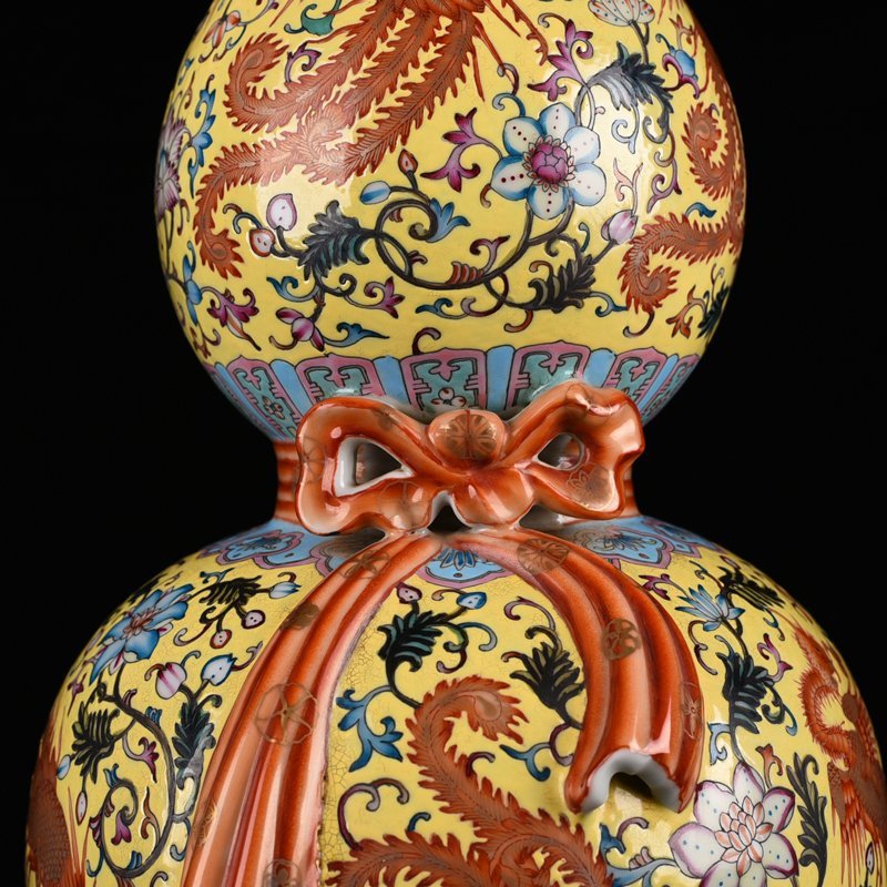 Qing Dynasty Qianlong yellow ground enamel nine-phoenix flower gourd vase