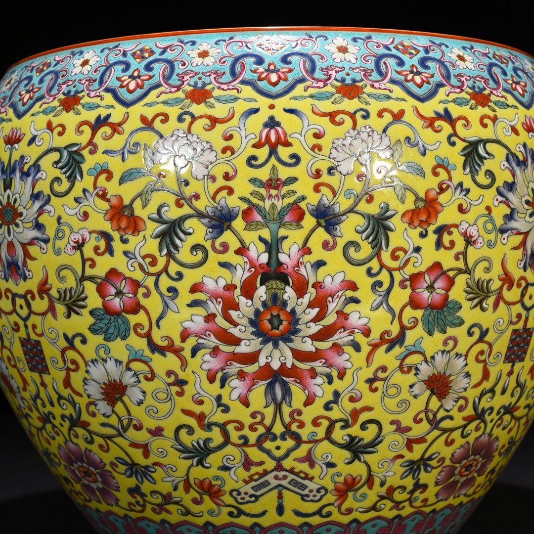 Qing Dynasty Qianlong yellow ground enamel scroll vat with entwining branches and floral patterns