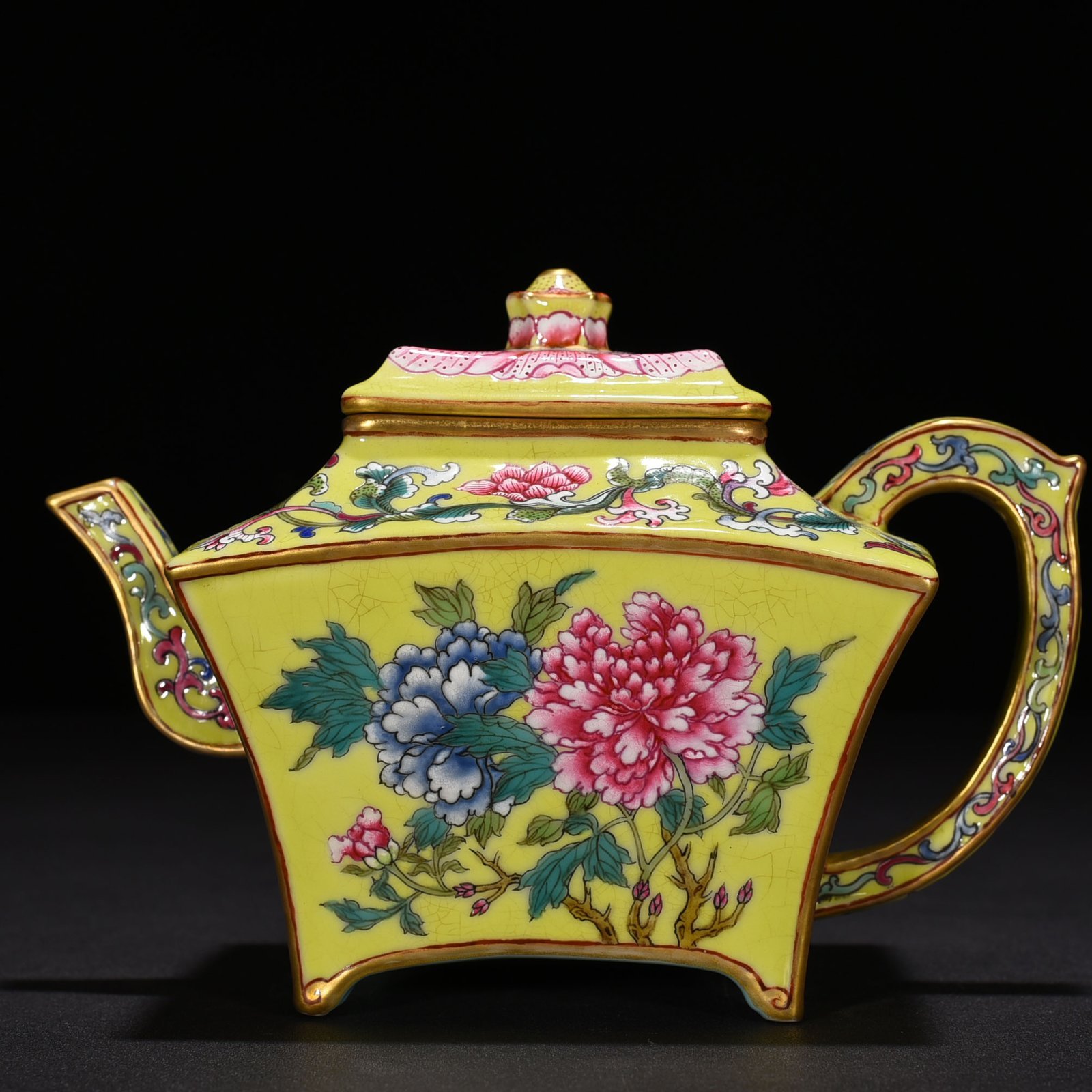 Qing Dynasty Qianlong yellow ground enamel flower peony pattern square pot