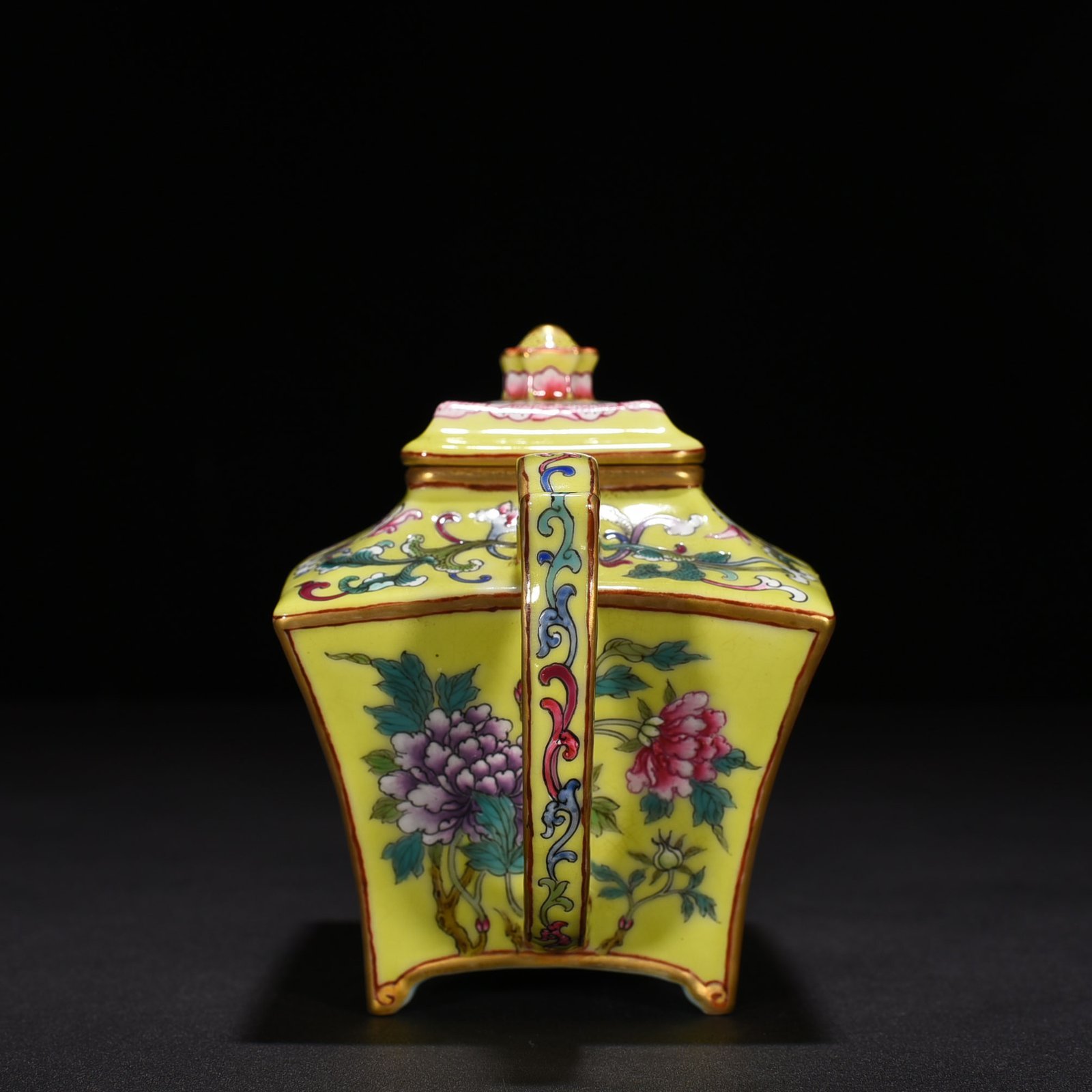 Qing Dynasty Qianlong yellow ground enamel flower peony pattern square pot