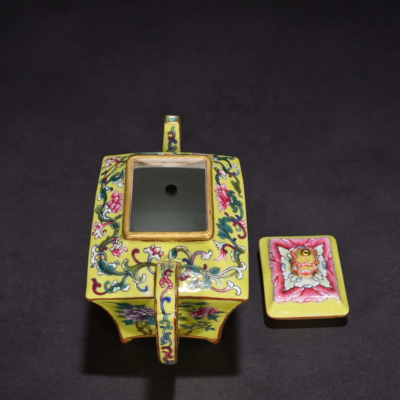 Qing Dynasty Qianlong yellow ground enamel flower peony pattern square pot
