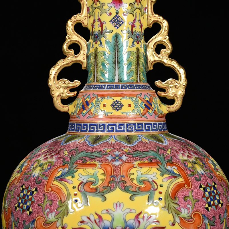 Qing Dynasty Qianlong yellow ground enamel flower pattern chilong amphora