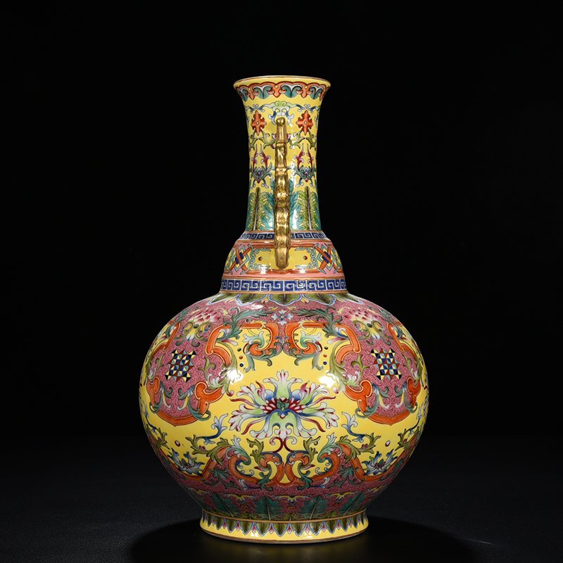 Qing Dynasty Qianlong yellow ground enamel flower pattern chilong amphora